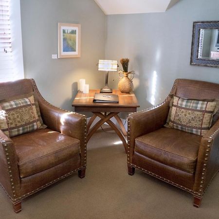 Lara House Bed And Breakfast Bend Bagian luar foto