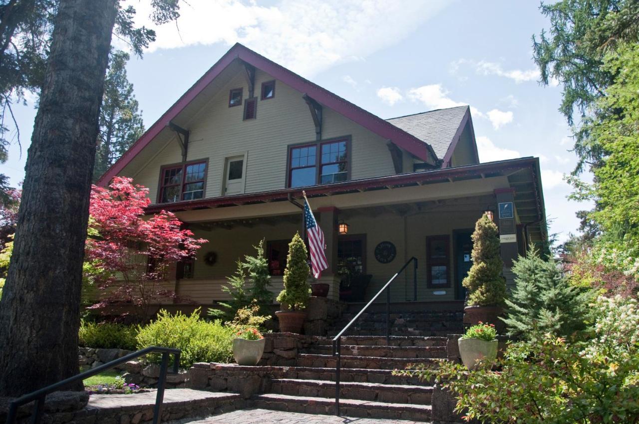 Lara House Bed And Breakfast Bend Bagian luar foto