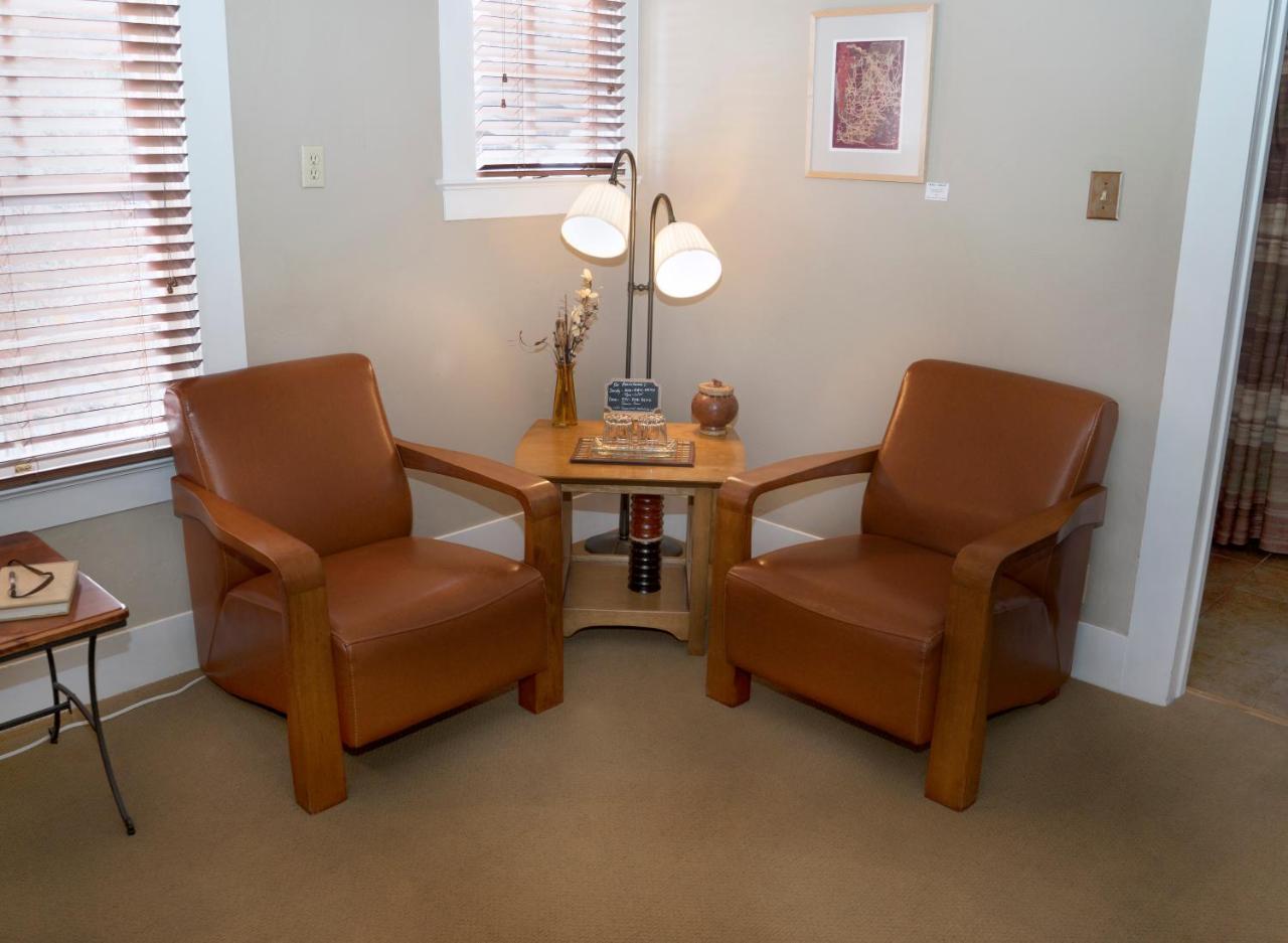 Lara House Bed And Breakfast Bend Bagian luar foto