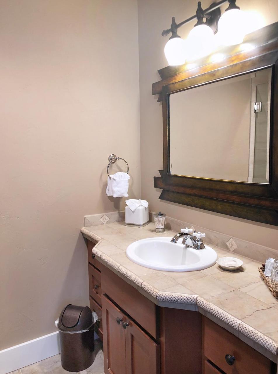 Lara House Bed And Breakfast Bend Bagian luar foto